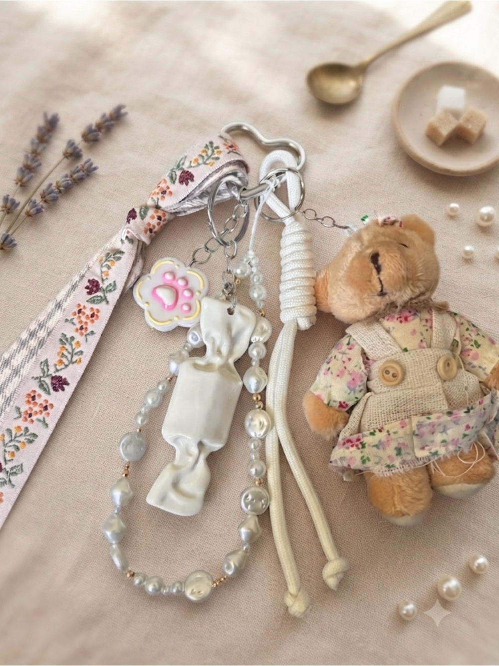 Custom keychain 
Cute Pink Floral Kids Keychain Charm with Teddy and Beads